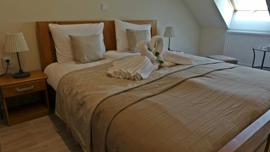 Alice Panzio Gold Bed & Breakfast Калоча Екстериор снимка