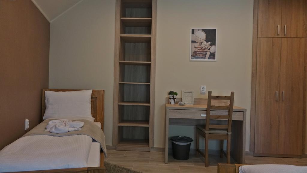 Alice Panzio Gold Bed & Breakfast Калоча Екстериор снимка